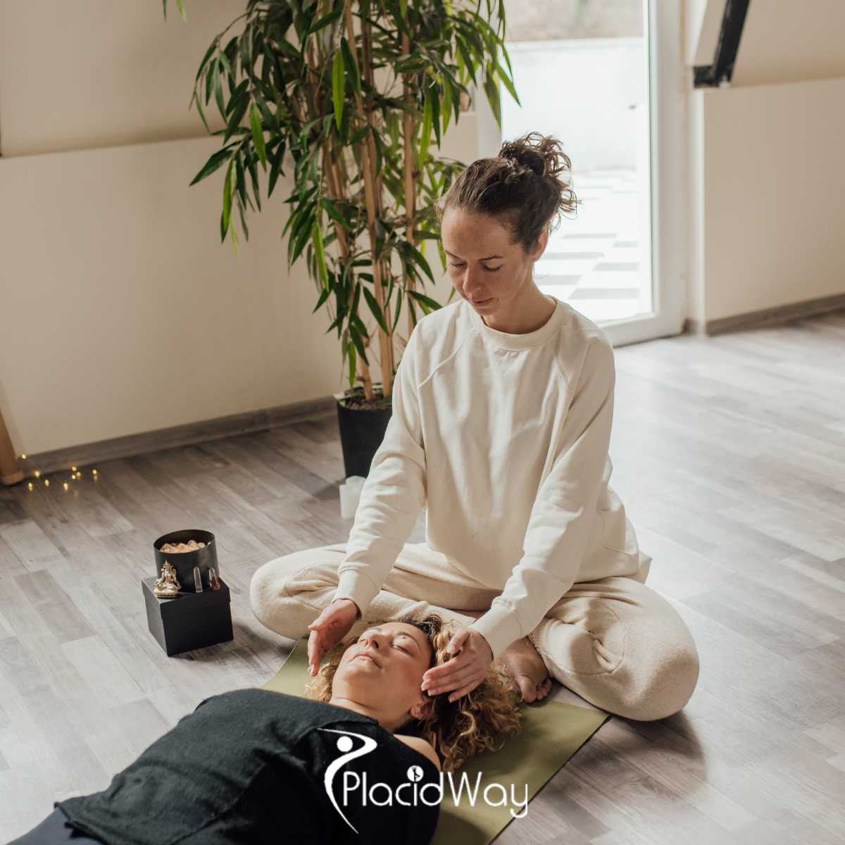 What Pain and Anxiety Conditions Does Reiki Effectively Treat and How Does It Work?
