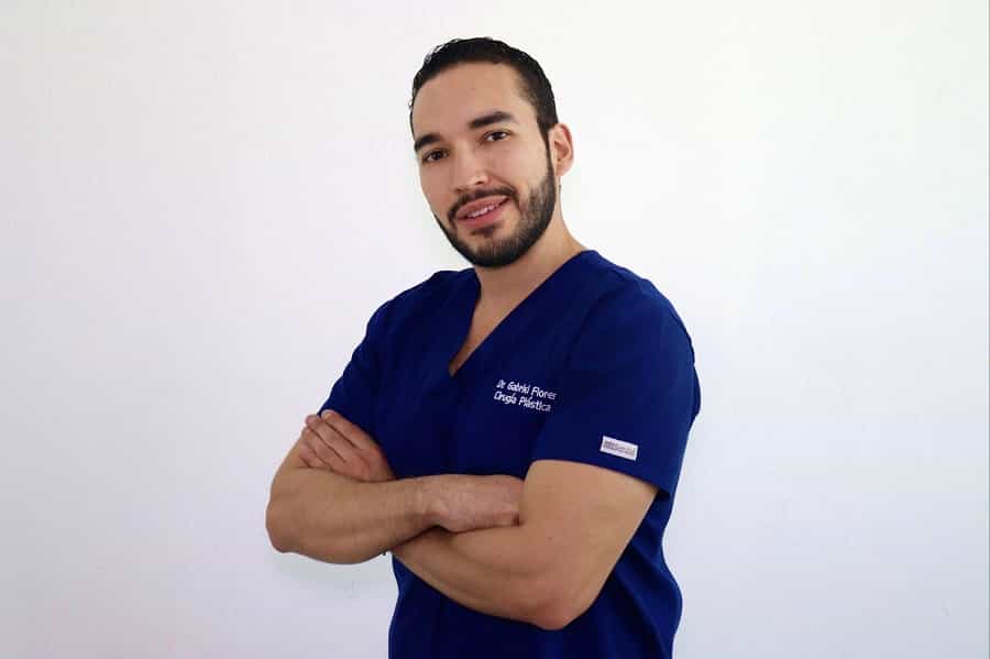 Dr. José Gabriel Flores Hernández en Cancún, México