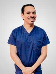 Dr. Carlos Silva - Médico Principal, Especialista en Ibogaína