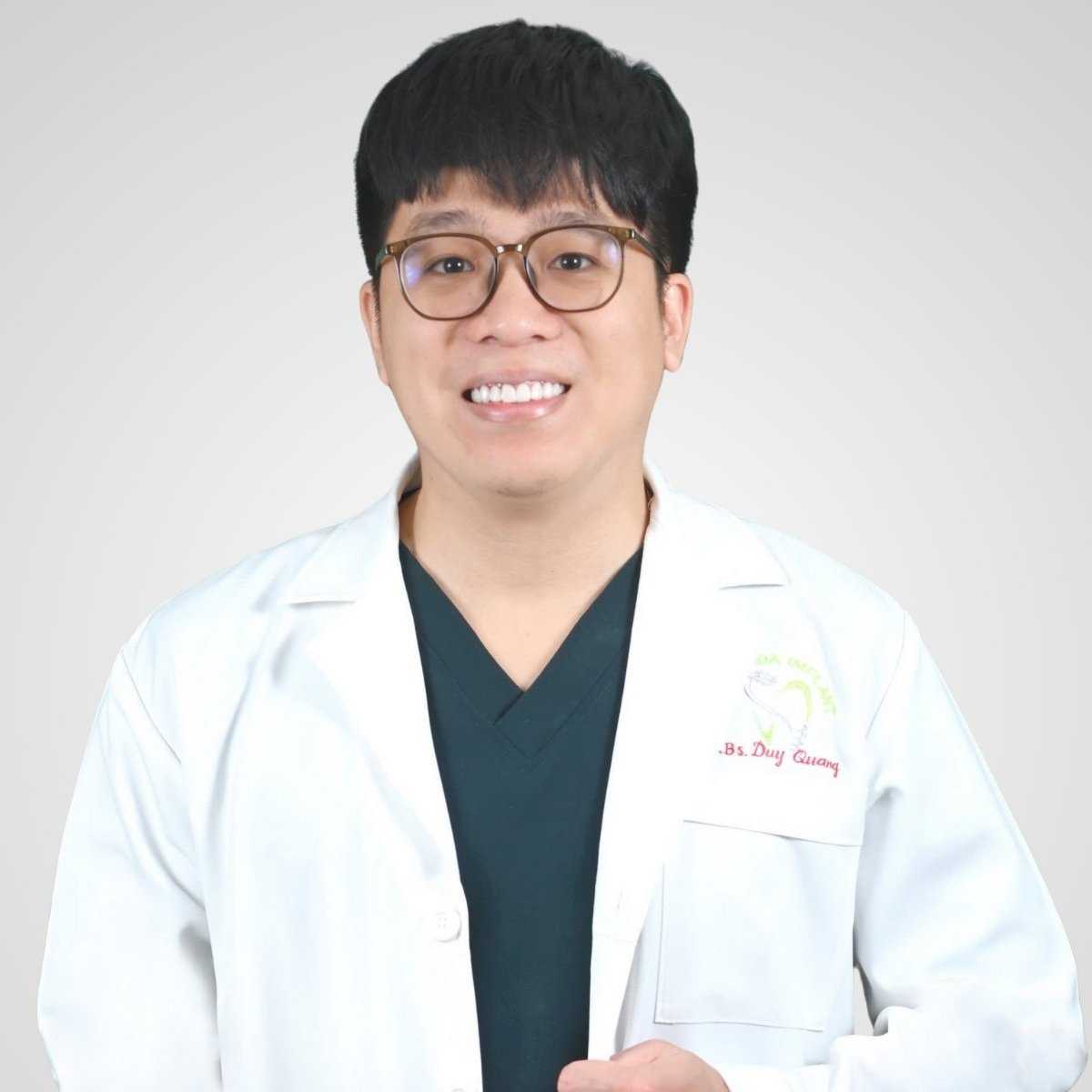 Dr Nguyen Duy Quang - Dentist in Vietnam