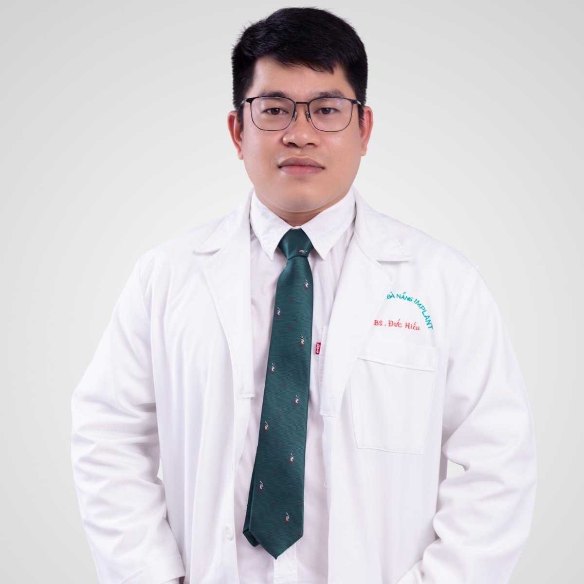 Dr. Tran Duc Hieu - Dentist in Vietnam