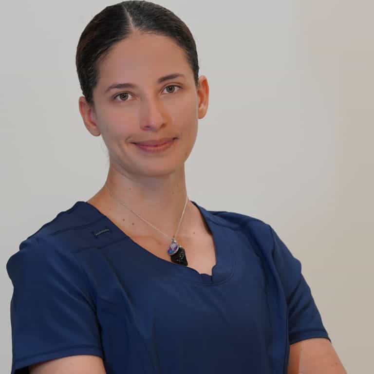 Dr. Falon Peraza - Fisioterapeuta