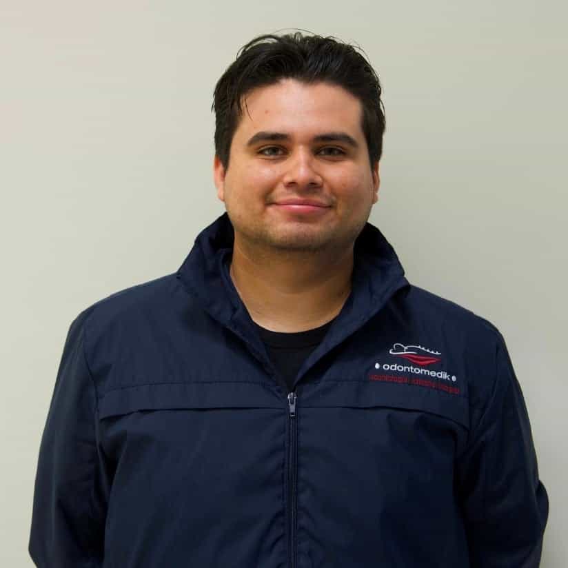 DDS. Alan Coral - Asistente dental experto