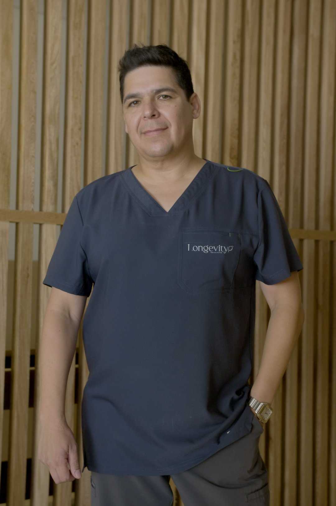 Dr. Luis Romero MD | Plastic Surgeon in Cabo