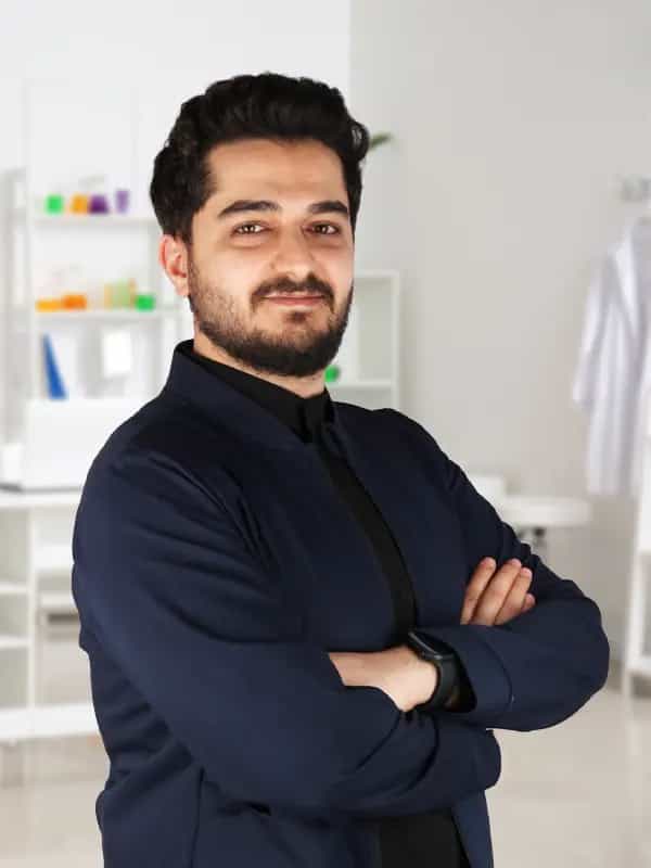 الدكتور مصطفى س. ب.