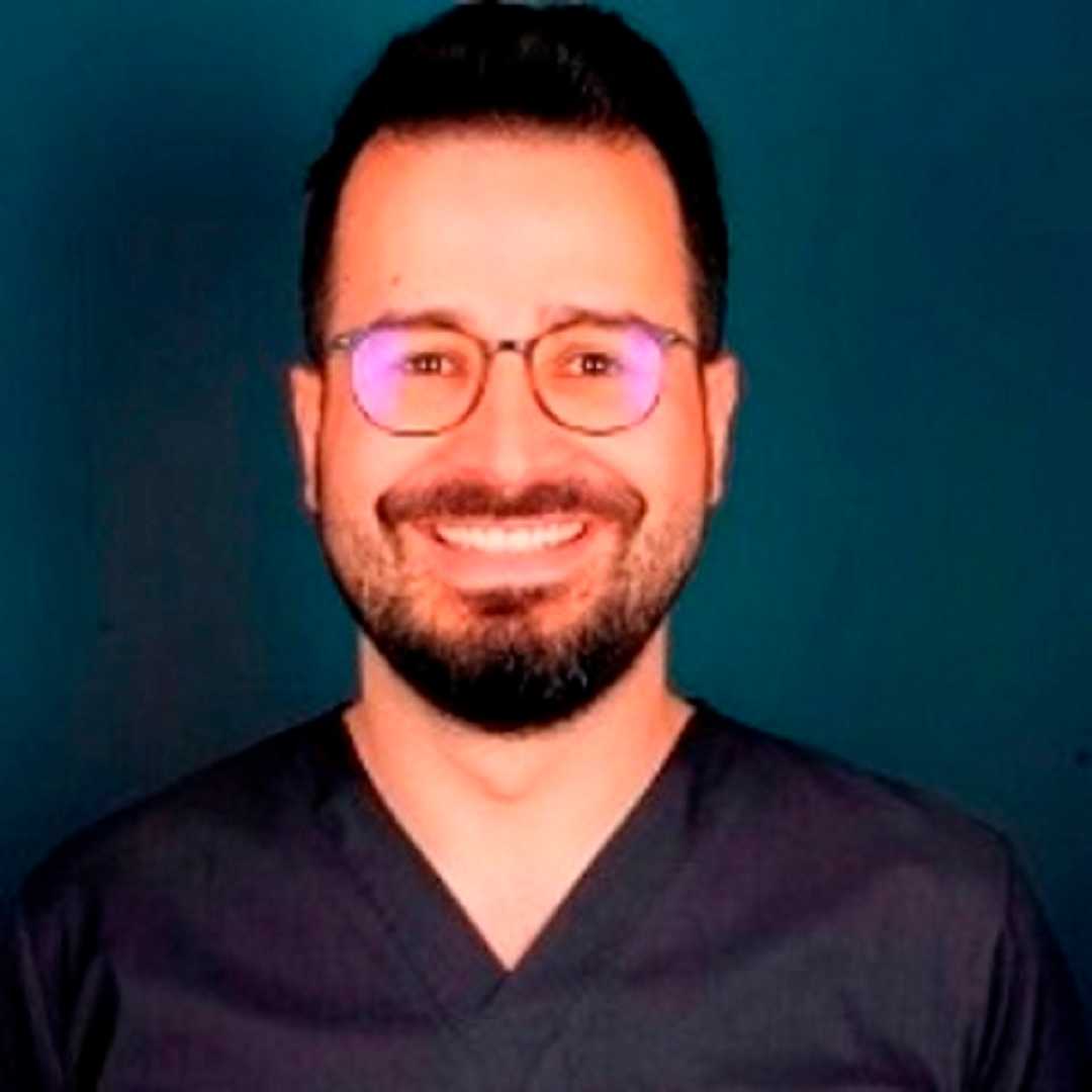 Dr. Dt. Onur Utku YÜKSEL Implantology & Periodontology Specialist
