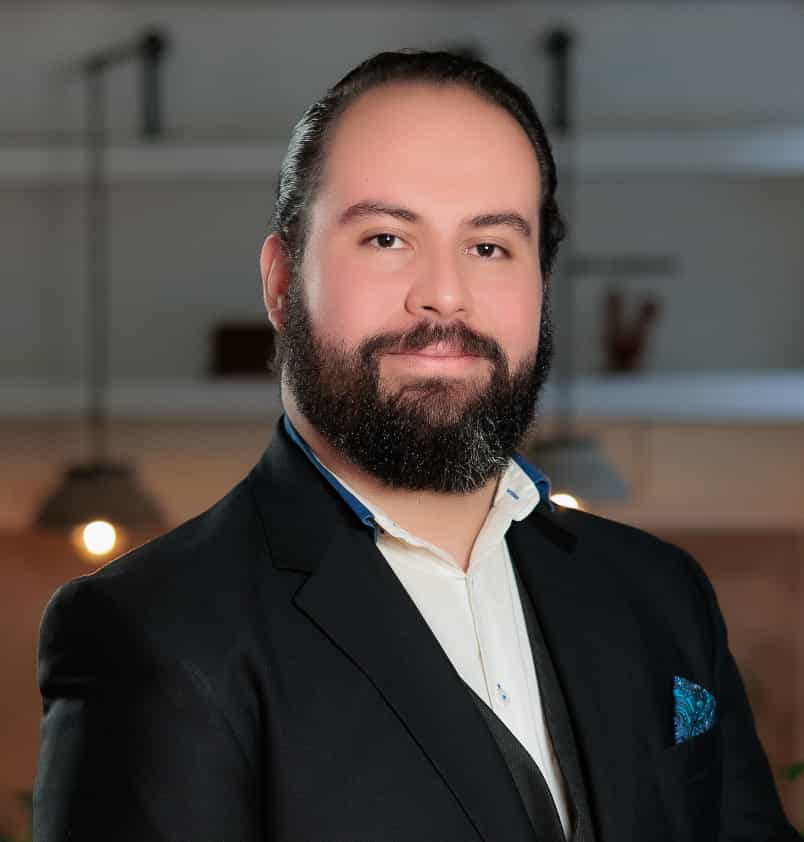 Dr. Adrián García de Alba