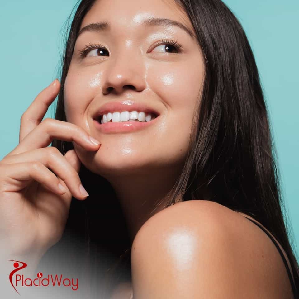 Which clinics provide plastic surgery in Cancun, Mexico?