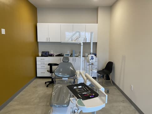 Slider image (5) M&R Dental Studio