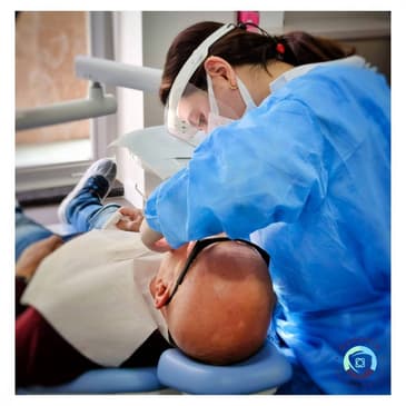 Slider image (2) Ozdemir Dental Center