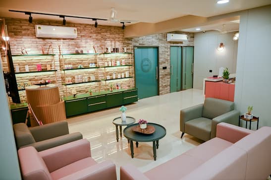Slider image (9) Zeeva Skin & Hair Clinic