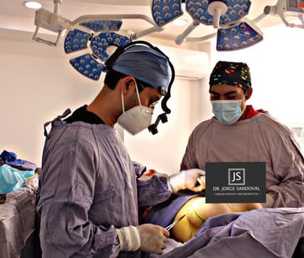Slider image (6) Dr. Jorge Sandoval - Cirujano Plástico en la Ciudad de México