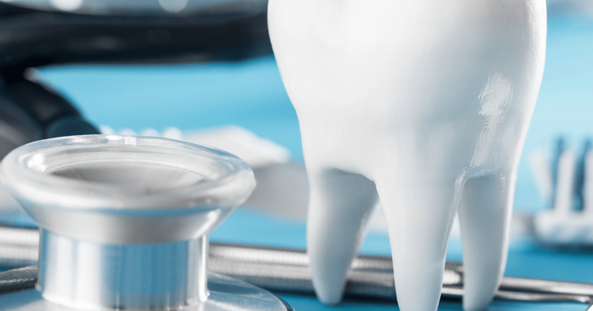 ¿Por qué los estadounidenses eligen Bogotá para obtener implantes dentales asequibles?