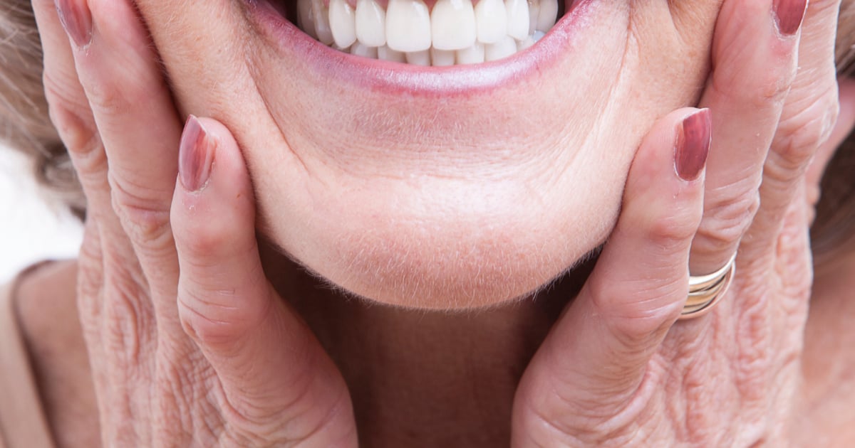 Prótesis dentales asequibles: México vs. EE. UU.: Guía de costos, calidad y cuidados