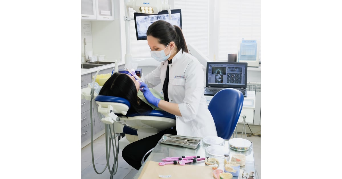 Implantes dentales en Cancún en 2025: materiales, técnicas y testimonios de pacientes