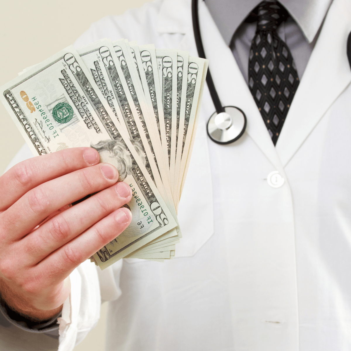 Cómo los pacientes ahorran en costos de atención médica con PlacidWay: acceso directo a centros médicos globales