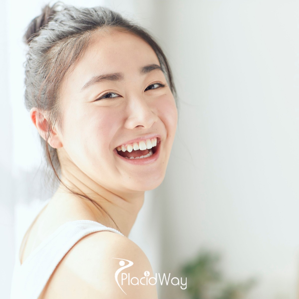 The 'Tijuana Glow-Up': How West Coast Influencers Are Revolutionizing Smile Makeovers with E-Max Veneers