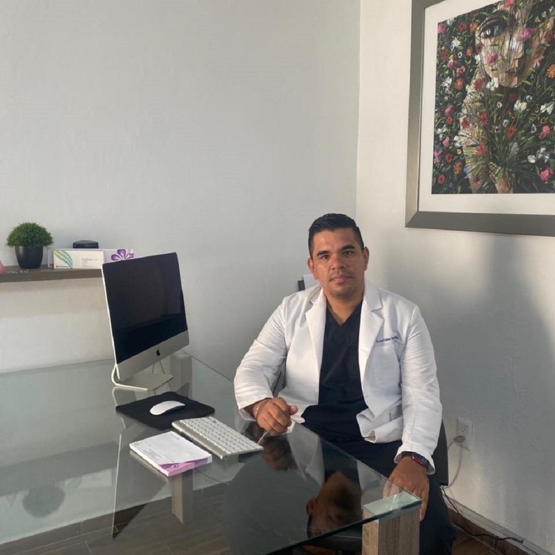 Dr. Roberto Torre de la Huerta - Gynecologist